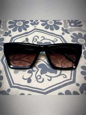 Freyrs Premium Unisex Black Square Sunglasses - Brown Gradient Lenses